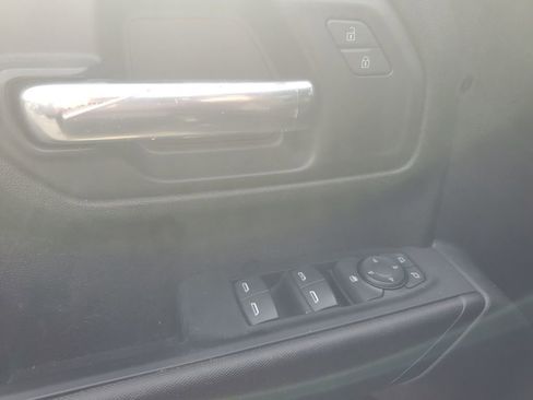 Used 2023 Chevrolet Silverado 2500 Custom w/ Custom Value Package image 17