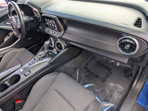 Used 2024 Chevrolet Camaro LT w/ Technology Package image 17