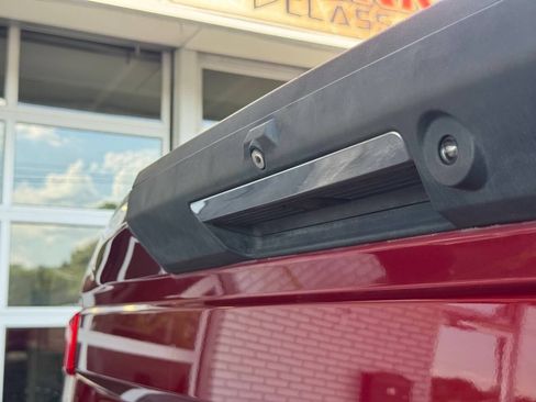 Used 2017 Ford F250 Lariat w/ Lariat Ultimate Package AWD/4WD image 14