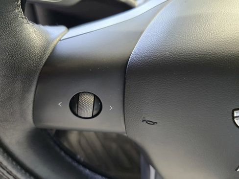 Used 2021 Tesla Model Y Long Range image 14