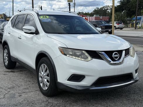 Used 2016 Nissan Rogue S w/ Appearance Package FWD image 9