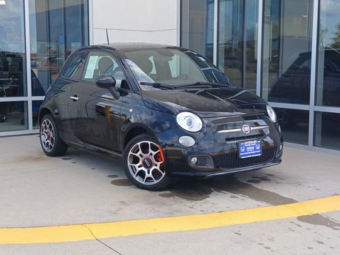 Used 2015 FIAT 500 Sport w/ Comfort/Convenience Group FWD image 2