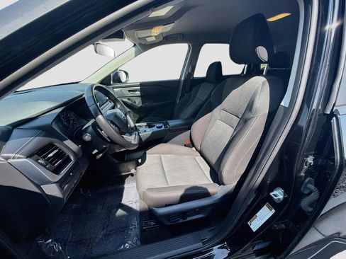 Used 2025 Nissan Rogue SV AWD/4WD image 13