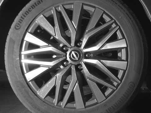 Used 2025 Nissan Altima 2.5 SV FWD image 15
