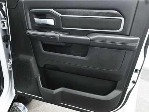 Used 2024 RAM 3500 Big Horn image 19