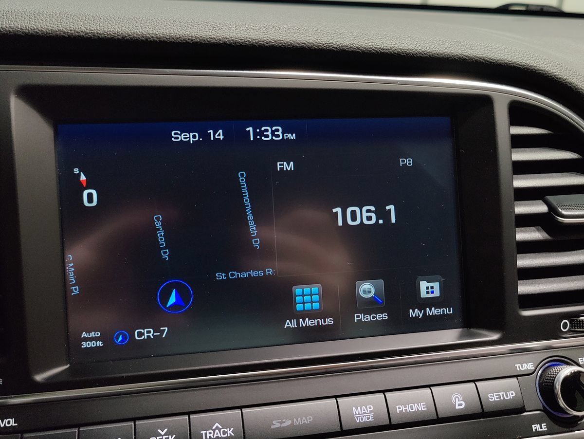 Used 2017 Hyundai Elantra Limited w/ Limited Tech Package 04 FWD image 35
