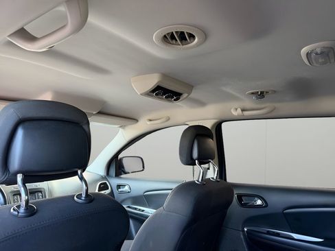 Used 2016 Dodge Journey SE w/ Flexible Seating Group image 22