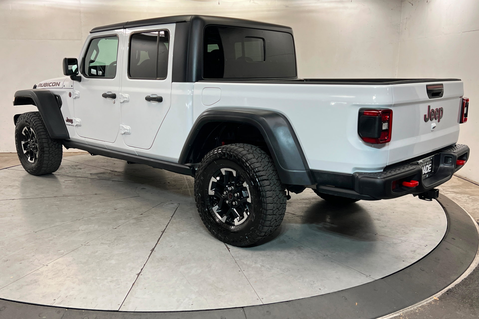 Used 2026 Jeep Gladiator Rubicon AWD/4WD image 3
