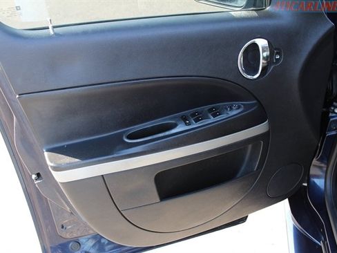 Used 2010 Chevrolet HHR SS FWD image 8