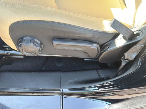 Used 2021 Jeep Wrangler Unlimited Sahara AWD/4WD image 17