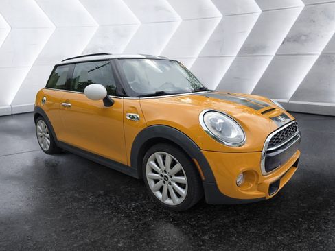 Used 2015 MINI Cooper S FWD image 1