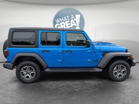 Used 2022 Jeep Wrangler Unlimited Sport AWD/4WD image 2