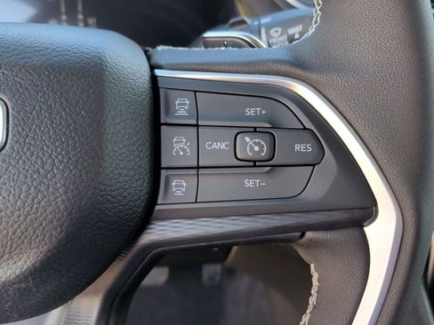 New 2025 Jeep Grand Cherokee L Altitude image 18