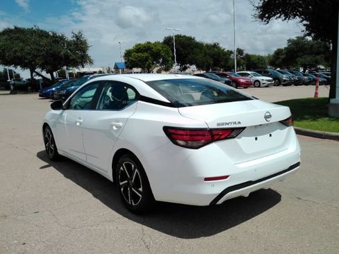 Used 2025 Nissan Sentra SV FWD image 9