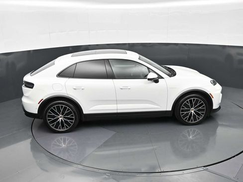 Certified 2025 Porsche Macan Electric RWD image 35