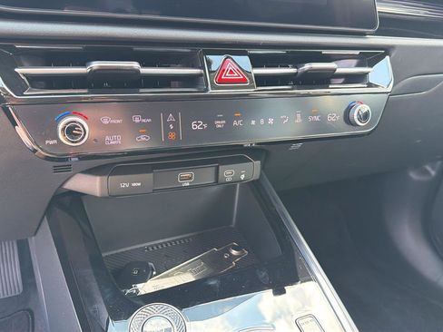 Used 2026 Kia Niro Wind FWD image 26
