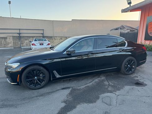 Used 2016 BMW 740i RWD image 7