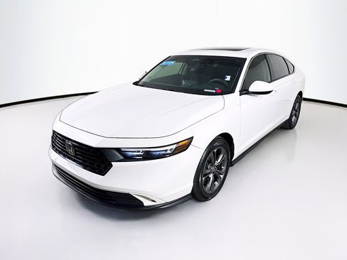 Certified 2023 Honda Accord EX image 4