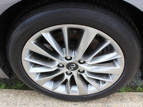 Used 2019 INFINITI Q50 Luxe w/ Essential Package (3.0T Luxe) image 6