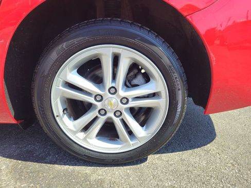 Used 2017 Chevrolet Cruze LT image 21