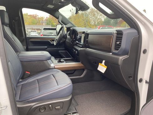 Certified 2024 Chevrolet Silverado 2500 High Country w/ High Country Premium Package image 11