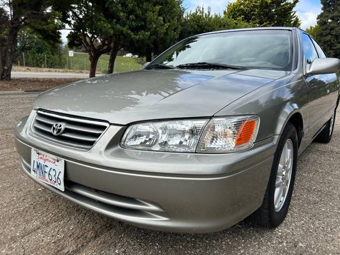Used 2000 Toyota Camry XLE FWD image 5
