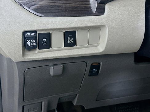 Used 2017 Toyota Sienna XLE image 15