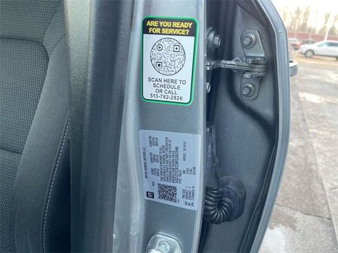 Used 2024 Chevrolet Colorado LT w/ LT Convenience Package image 32