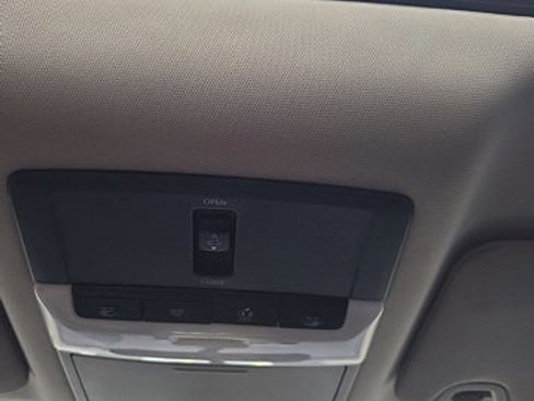 Used 2021 Nissan Altima 2.5 SR w/ SR Premium Package image 18