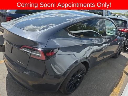 Used 2024 Tesla Model Y Long Range AWD/4WD image 2