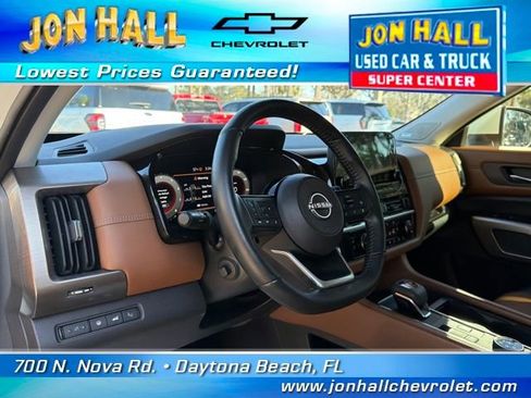 Used 2023 Nissan Pathfinder Platinum image 25