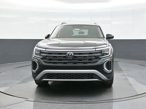 New 2026 Volkswagen Atlas Peak Edition AWD/4WD image 2
