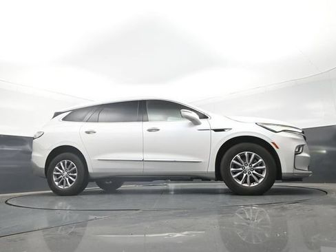 Used 2023 Buick Enclave Essence FWD image 28
