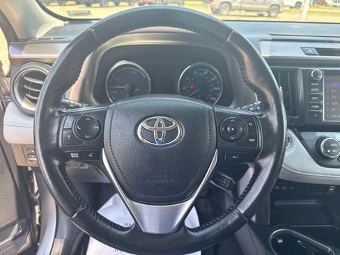 Certified 2018 Toyota RAV4 XLE w/ Convenience Package AWD/4WD image 10