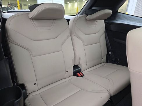 Used 2025 Volvo EX90 Ultra AWD/4WD image 7
