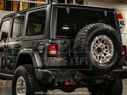 Used 2018 Jeep Wrangler Unlimited Sahara AWD/4WD image 53