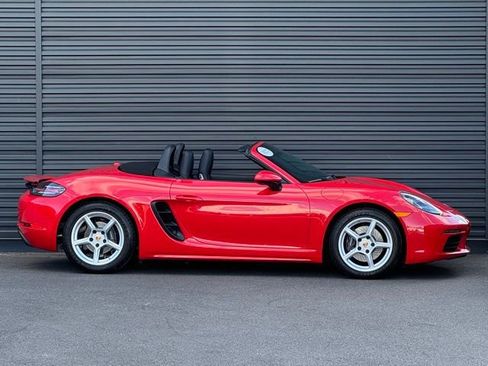 Used 2022 Porsche 718 Boxster RWD image 8