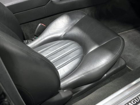 Used 2001 Jaguar XK8 Convertible RWD image 45