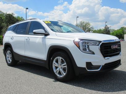 Used 2024 GMC Terrain SLE w/ Driver Convenience Package