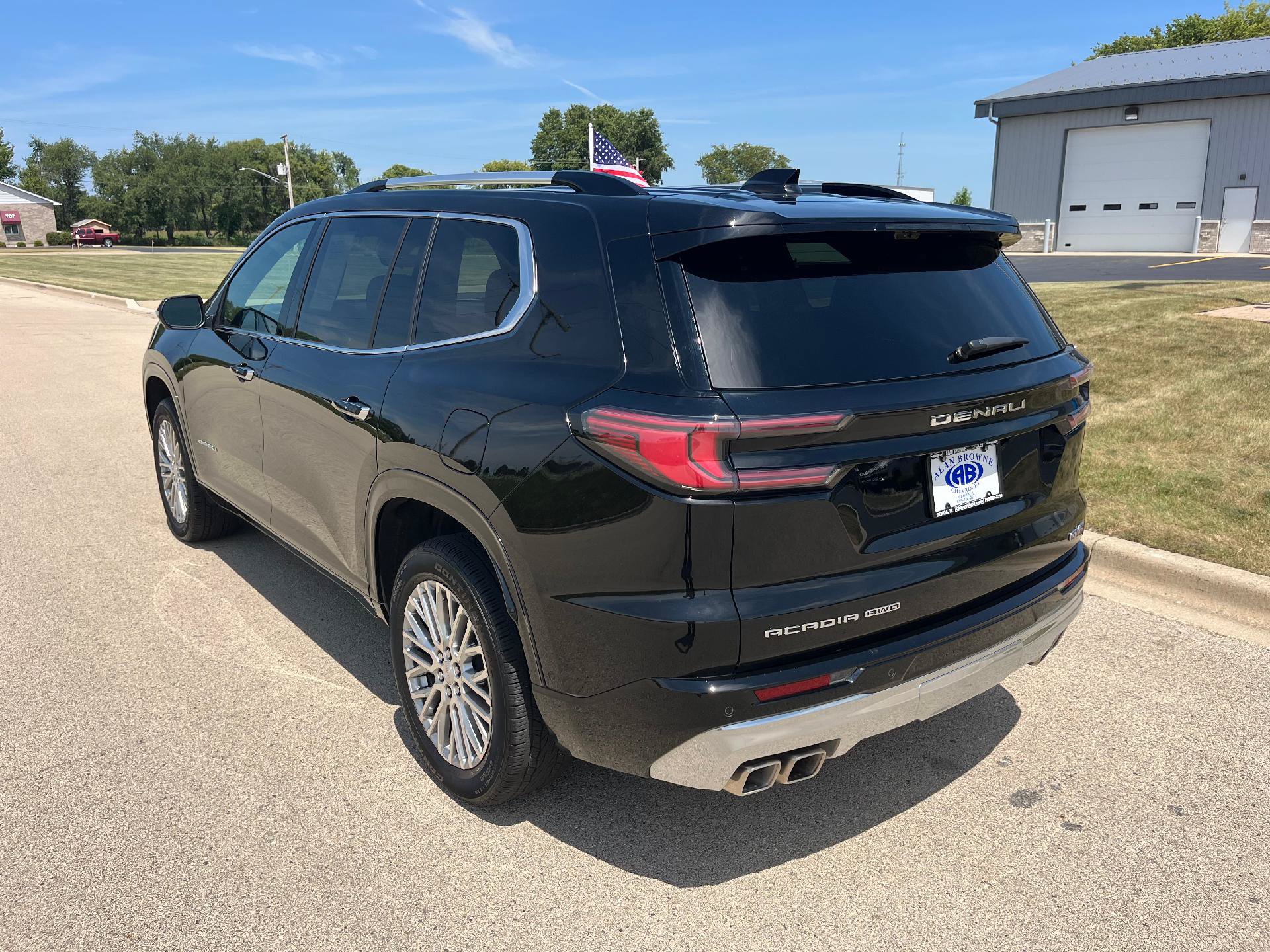 Certified 2026 GMC Acadia Denali w/ Super Cruise Package AWD/4WD image 4