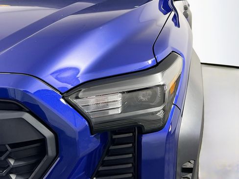 Used 2024 Toyota Tacoma TRD Off-Road image 11