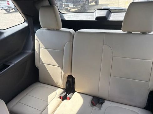 Used 2023 Chevrolet Traverse Premier AWD/4WD image 21