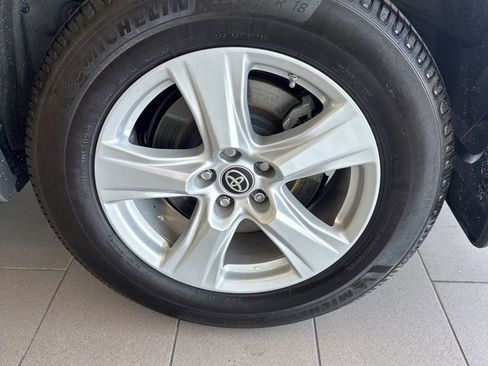 Used 2023 Toyota Highlander LE FWD image 18