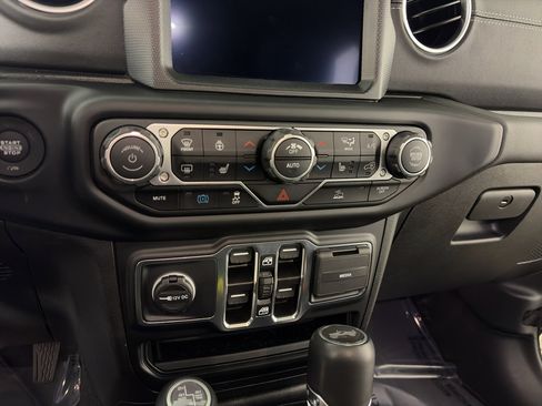 Used 2023 Jeep Wrangler Unlimited Sahara w/ Cold Weather Group image 23