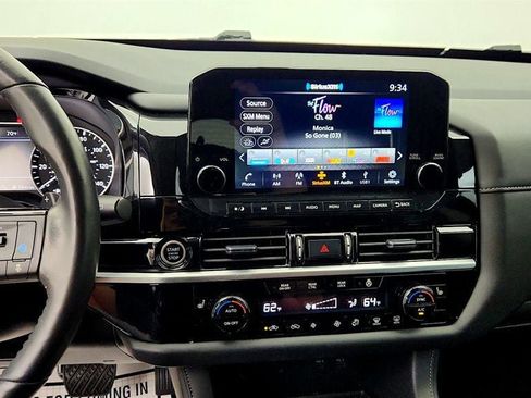 Used 2024 Nissan Pathfinder SL w/ SL Premium Package FWD image 18