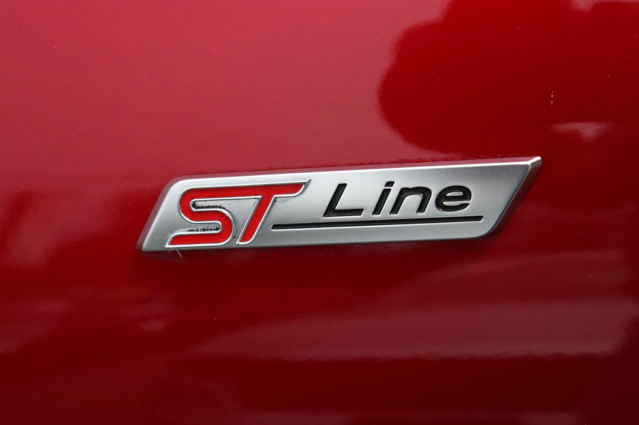 Used 2025 Ford Escape ST-Line Select AWD/4WD image 55