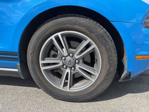 Used 2012 Ford Mustang Premium RWD image 4