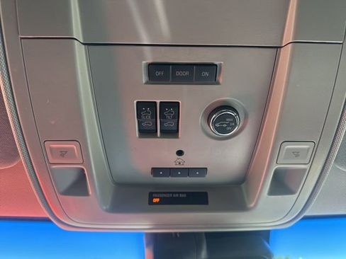 Used 2017 GMC Yukon Denali w/ Open Road Package AWD/4WD image 36