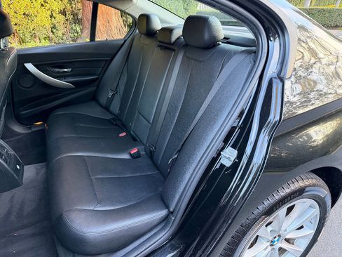 Used 2018 BMW 320i xDrive Sedan image 19