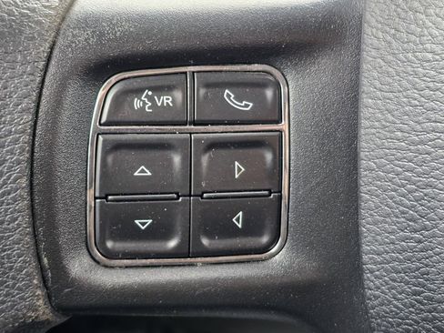 Used 2020 RAM 1500 Classic SLT AWD/4WD image 15